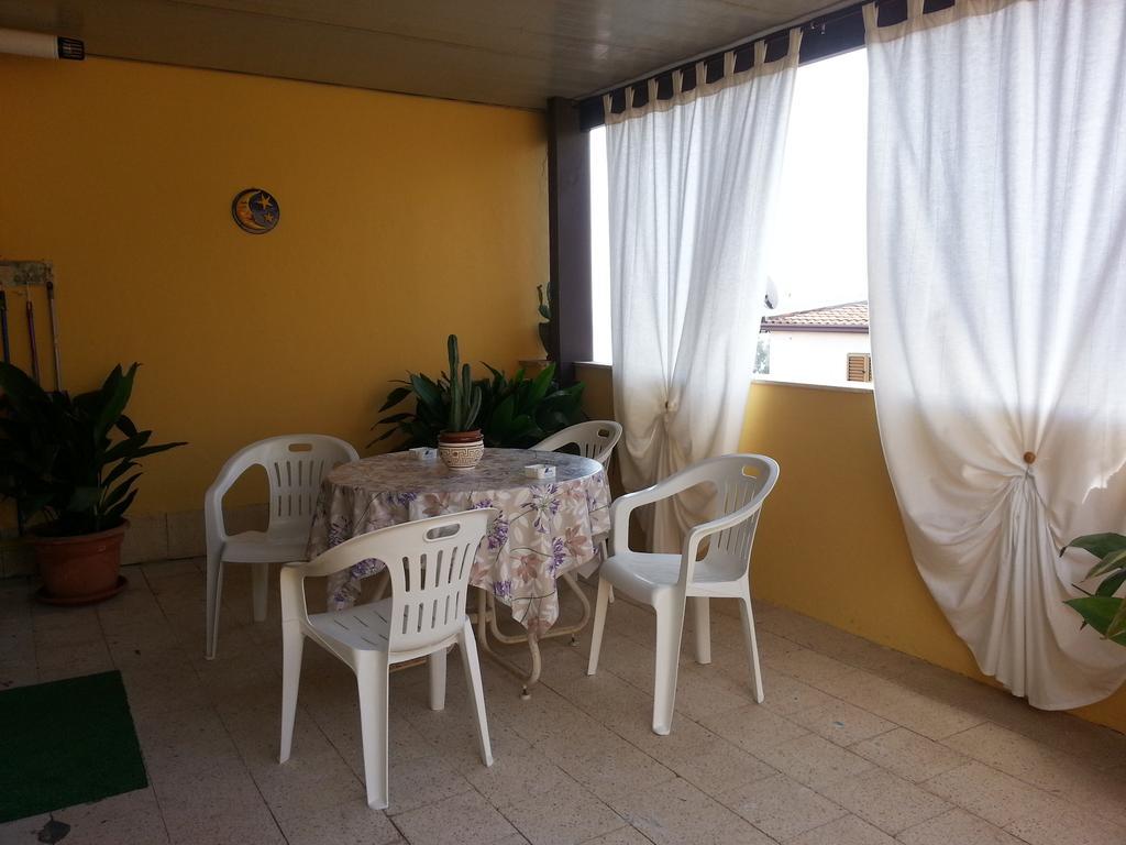 La Via Del Mare - Acireale Centro Storico Apartment Стая снимка