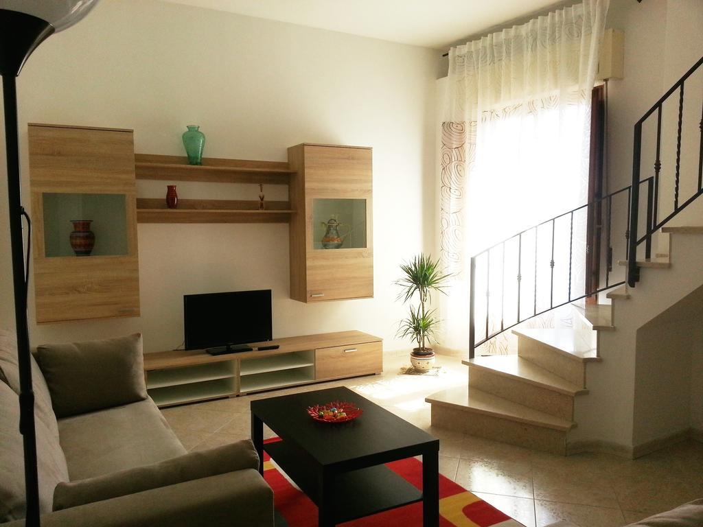 La Via Del Mare - Acireale Centro Storico Apartment Стая снимка